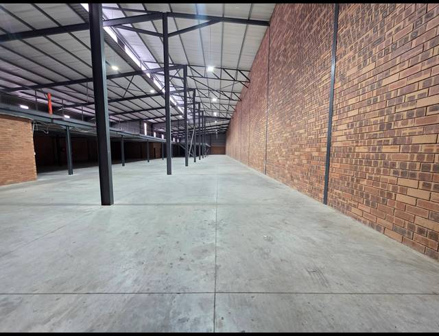 2,342M² WAREHOUSE TO LET IN ORMONDE